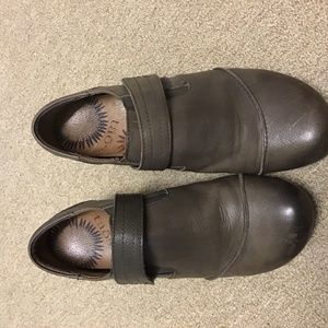 Taos slip on leather shoes with wedge heel